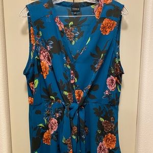 Floral Torrid Sleeveless Blouse (1, 1X, 14/16)